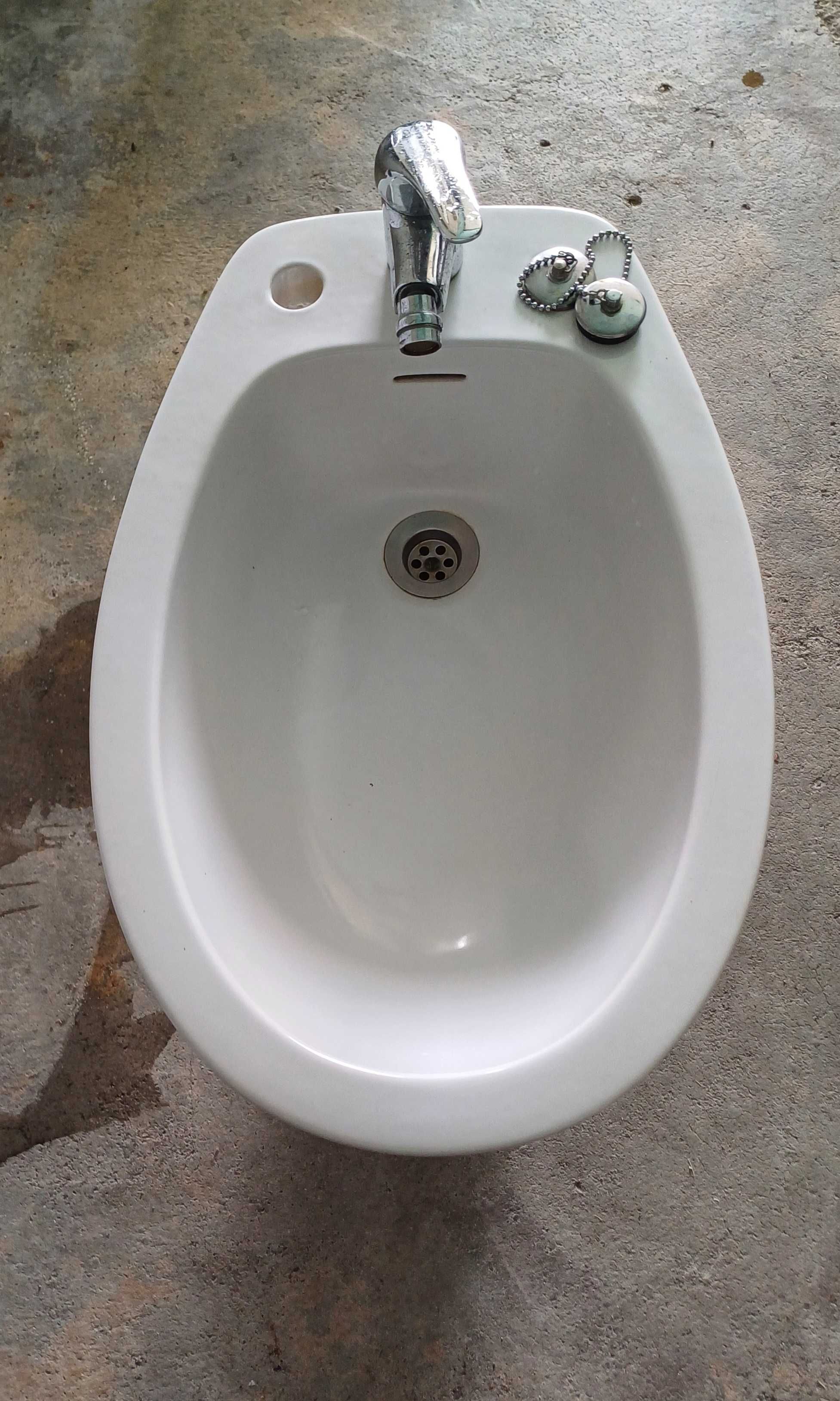 Bidé casa de banho branco