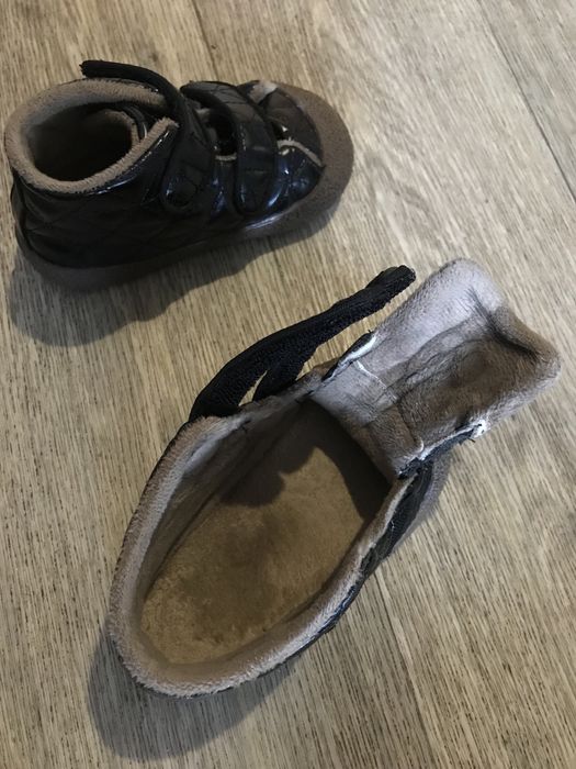 Продам нові дитячі демі ботикни доя дівчинки хлопчика