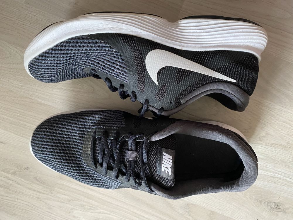 Кросівки чоловічі для роботи  44р28см Nike Revolution originaj Найк