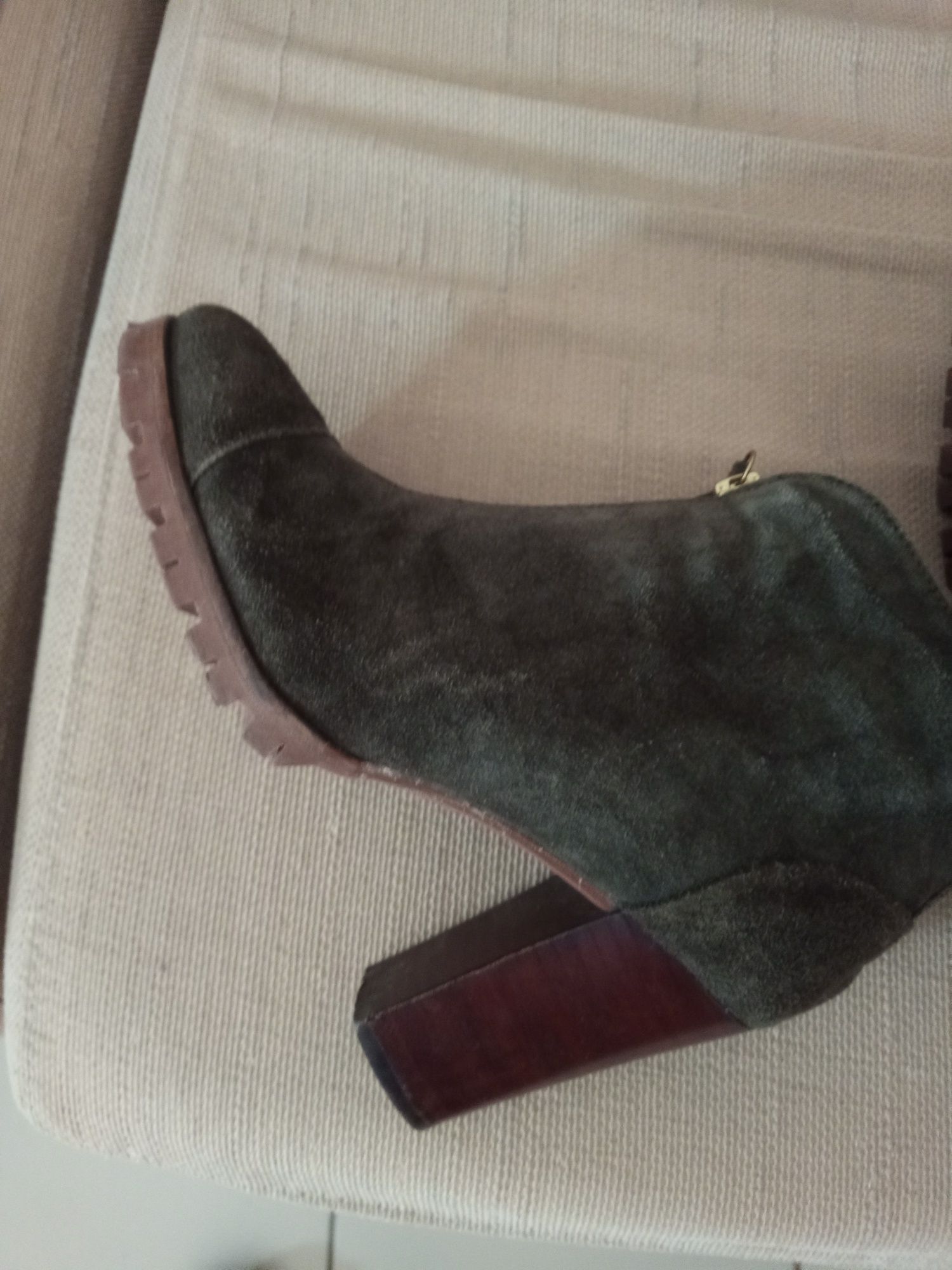 Vendo Botins comprados em Espanha