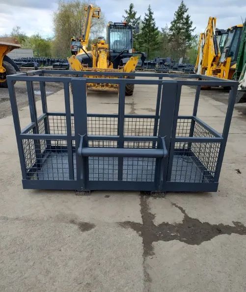 Kosz narzędziowy wysokościowy roboczy ładowarki Manitou Case CAT JCB Atlas Volvo Terex PRODUCENT