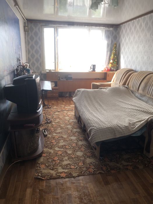 Продається дохкімнатна квартира без меблів ( в аренду не здається)