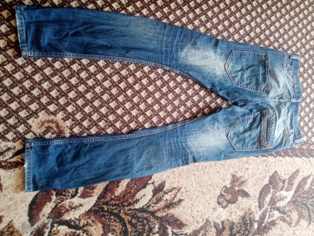 Продам летние джинсы