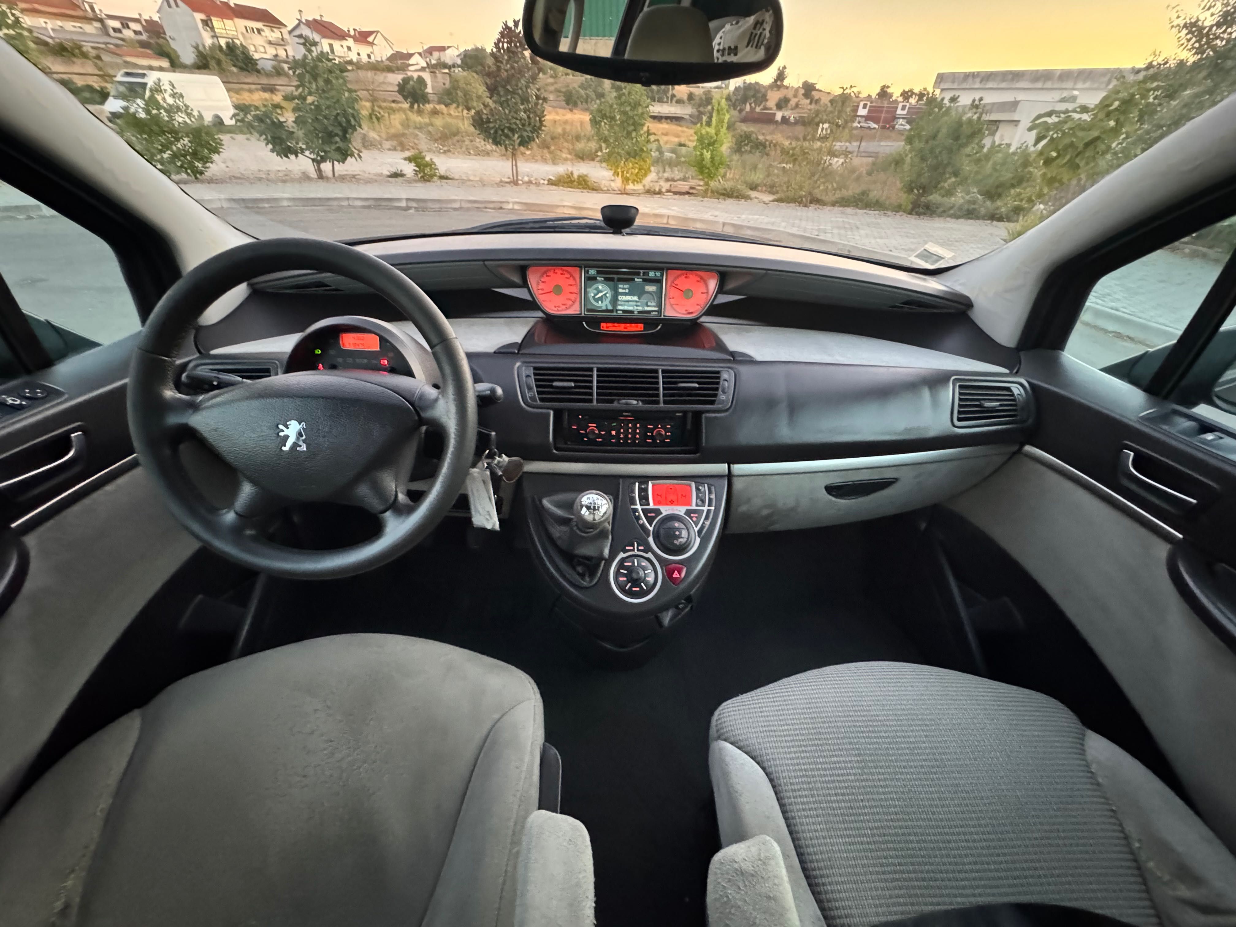 Vendo Peugeot 807 2.0 HDI NavTec 7lugares Nacional