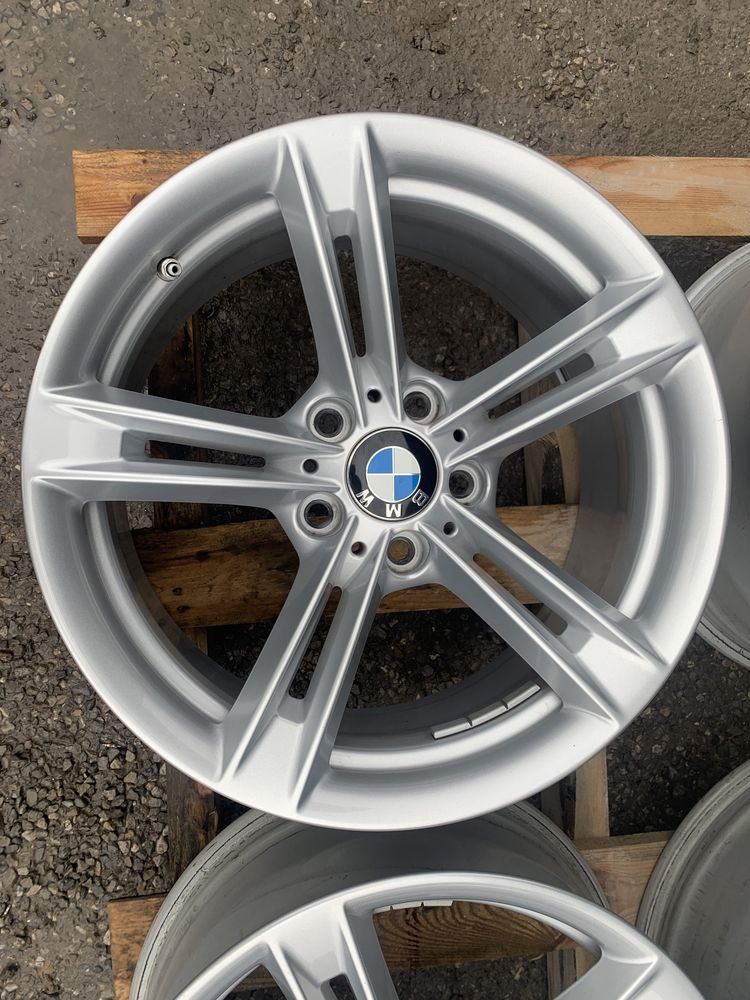 BMW F30 F31 8J X 18" IS34 jak nowe oryginal czujniki