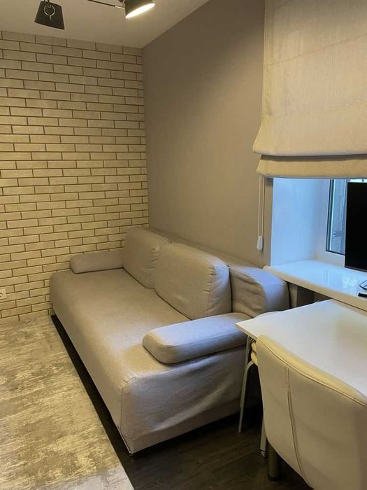 Сдается 3-х к. квартира студия с авторским ремонтом в р-не Металлургов