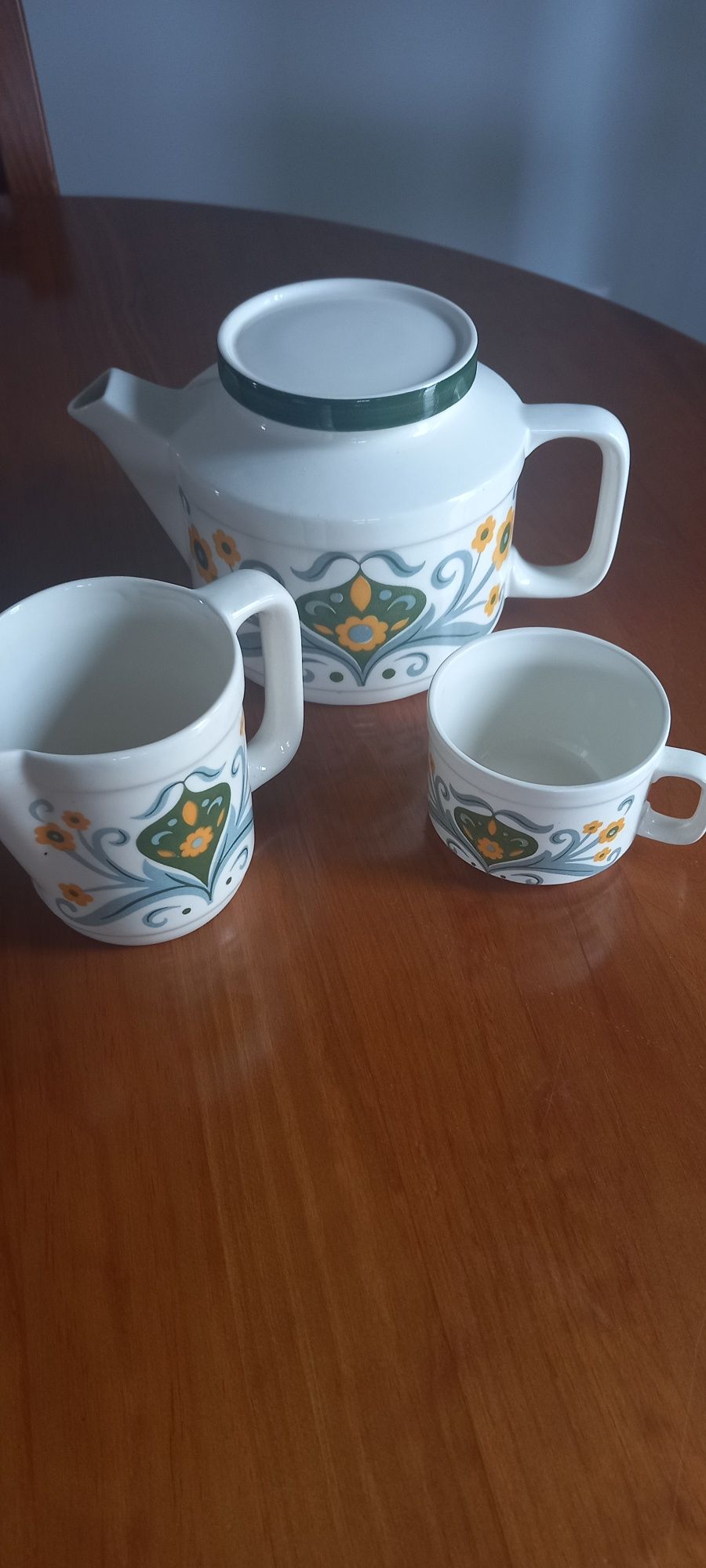 Loiça vintage nova