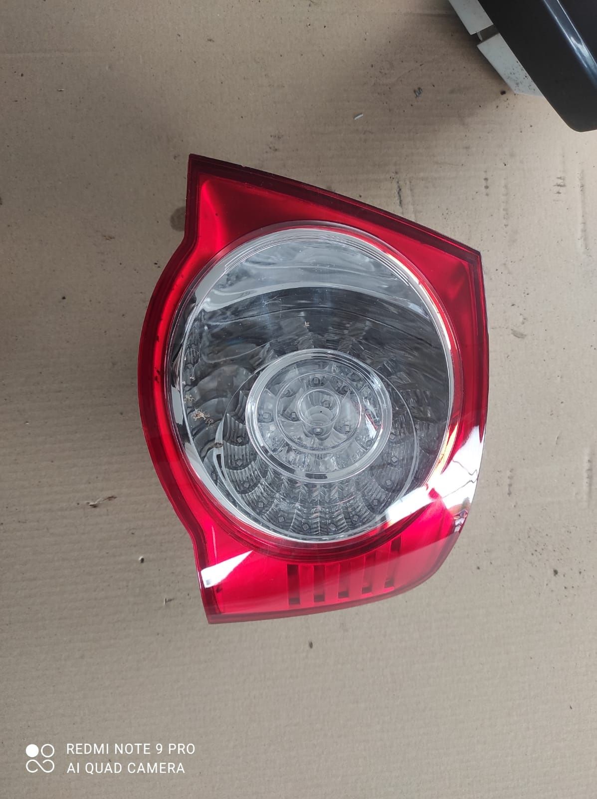 Lampy tył tylne lewa prawa VW Jetta w błotnik