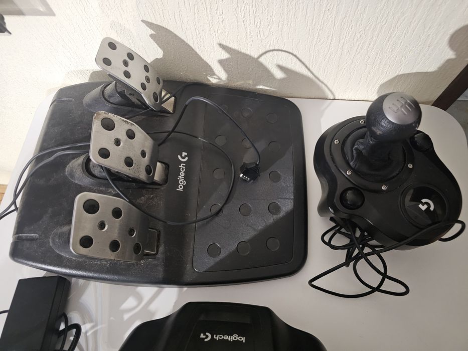 Volante Logitech g29 + pedais + shifter