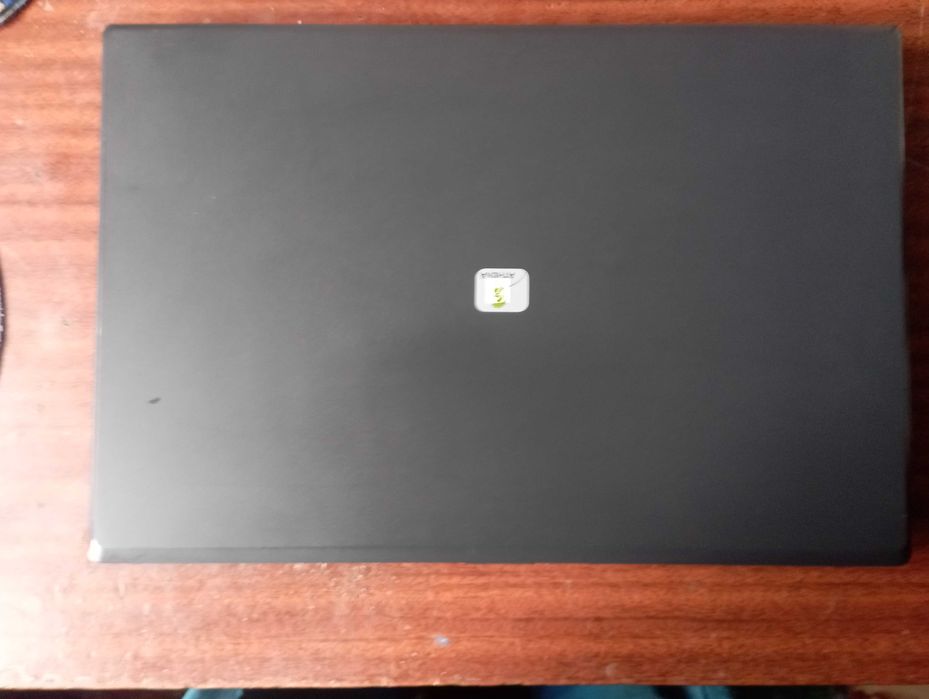 Ноутбук  CLEVO W76S