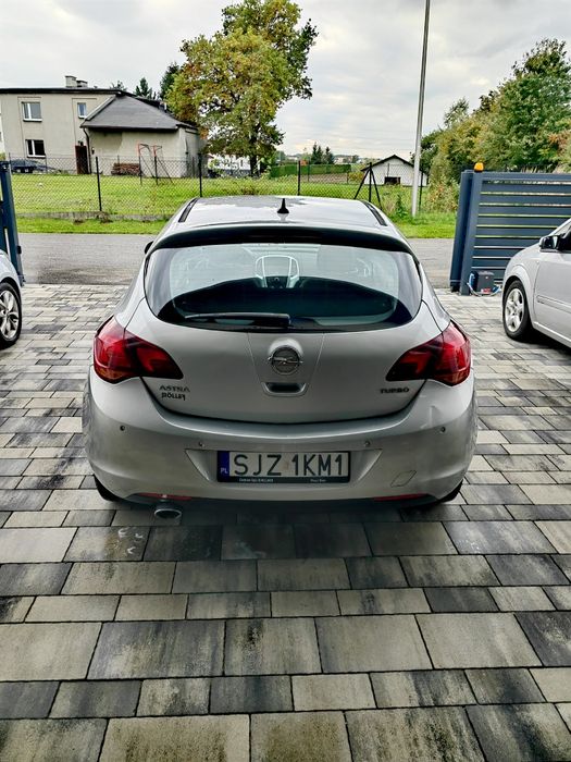 Opel Astra J 1.6 Turbo 180 KM 2010 do poprawek blacharsko lakierniczyc