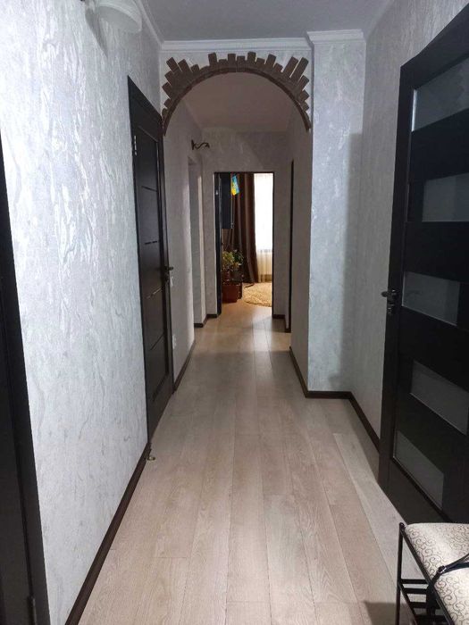 Продається частина будинку в центральній частині міста!