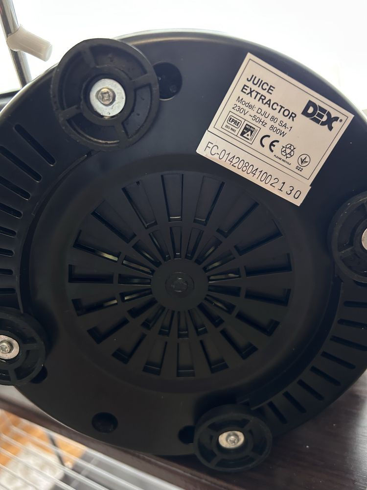 Соковижималка Dex DJU80SA-1