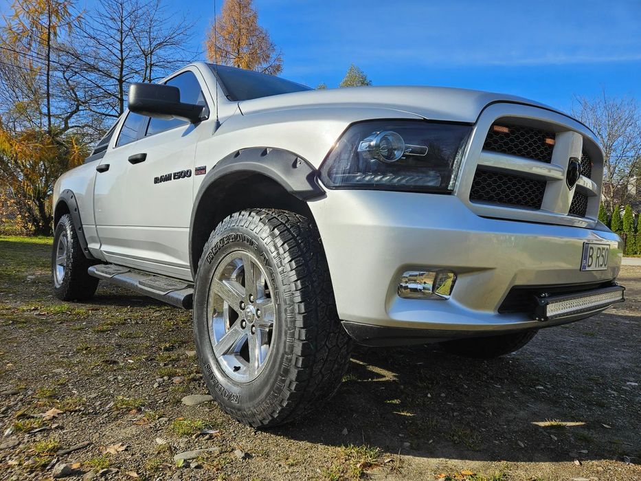 Dodge RAM 5.7 HEMI + LPG, HAK, led bar, lift zawieszenia, orurowany