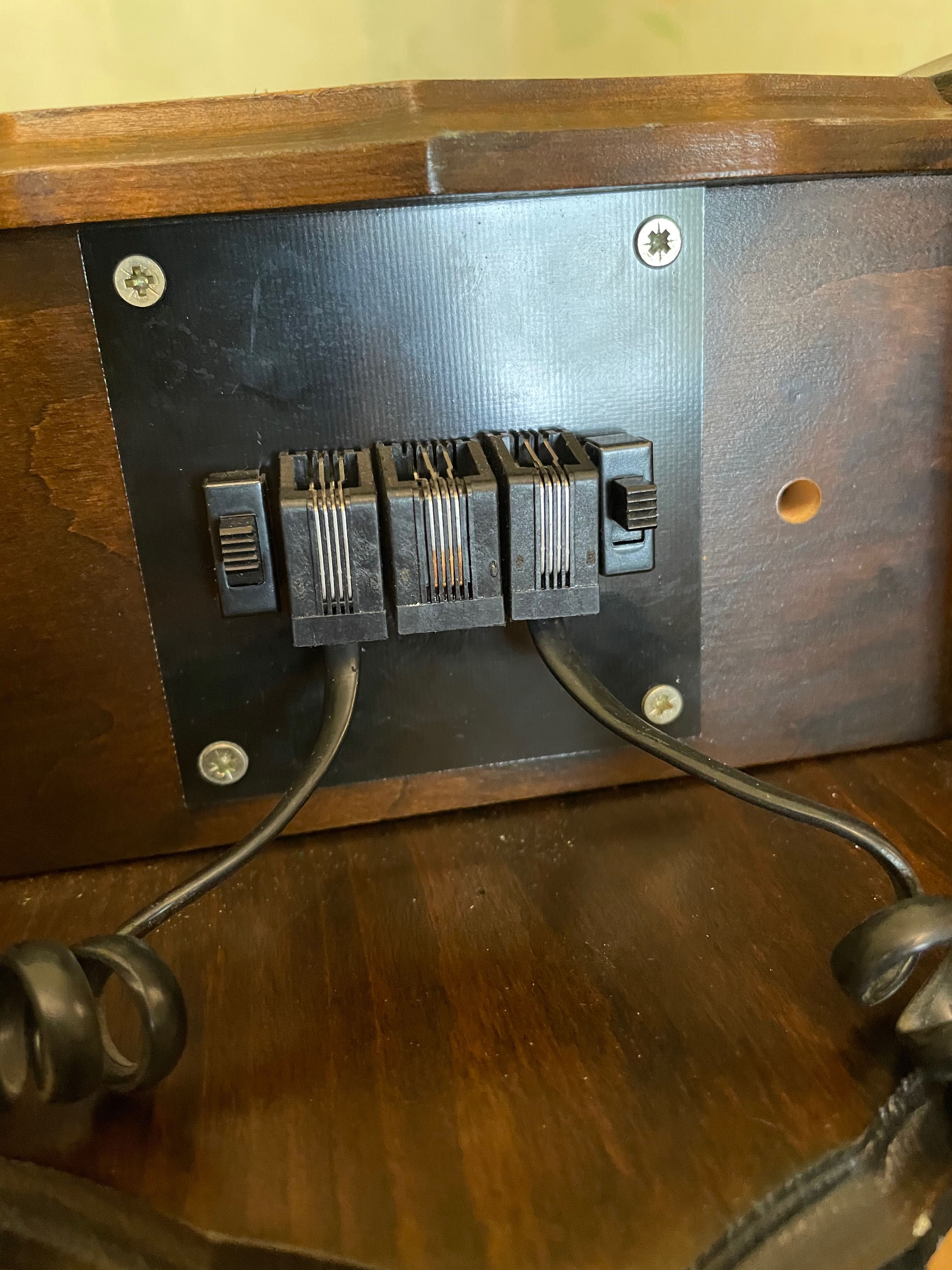 Телефон старинный с двумя трубками рабочий