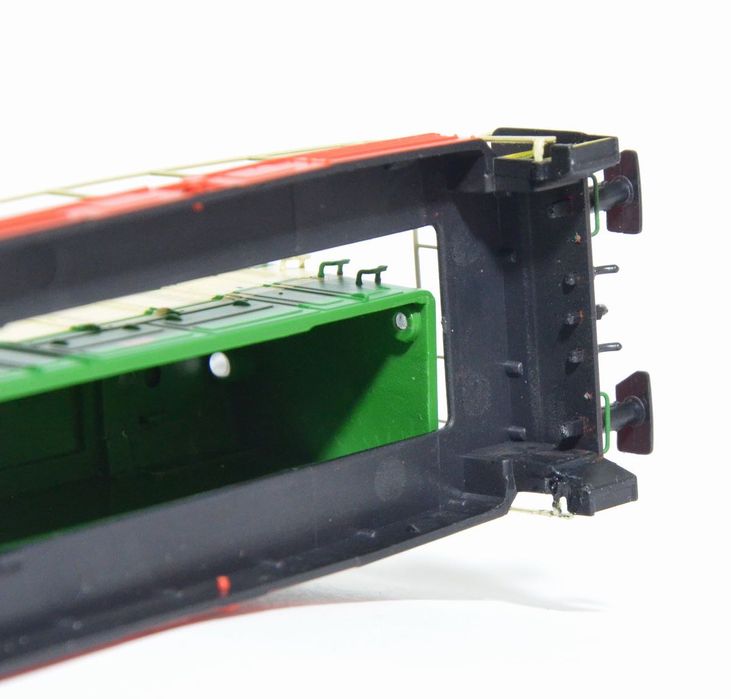 Корпус тепловоза CD 770 Roco HO