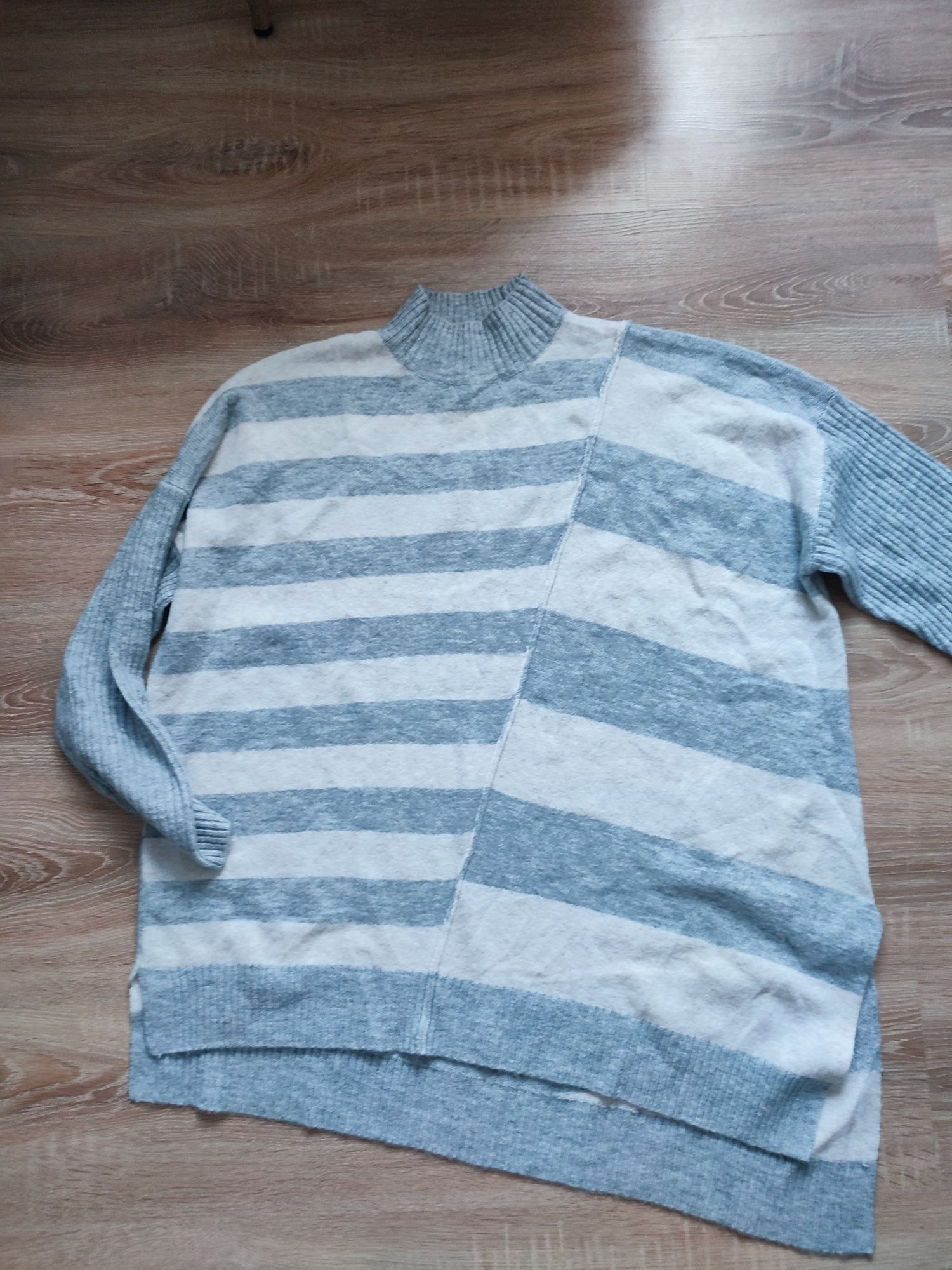Sweter w paski George
