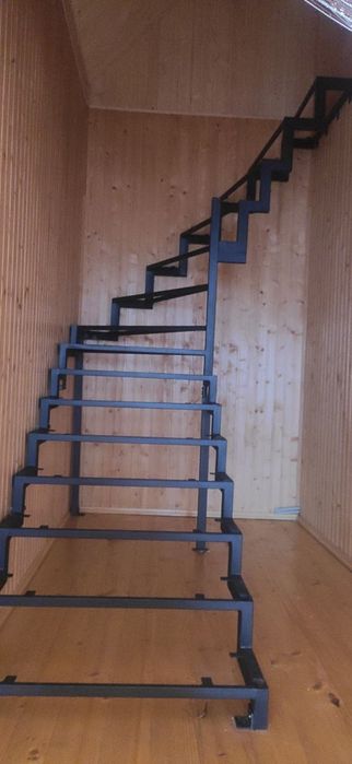 Сходи металевий каркас