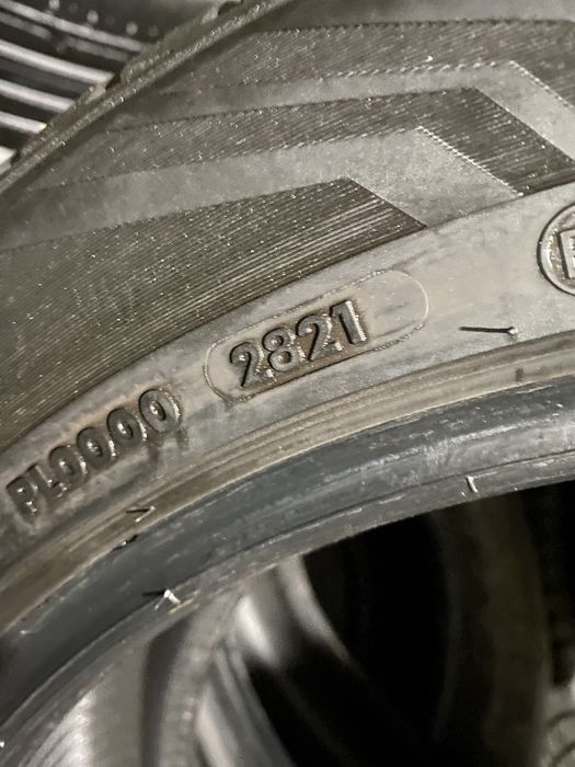 215/50 R18 Vredestein 21г пара шин зимних.