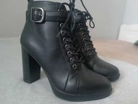 Buty na wysokim obcasie