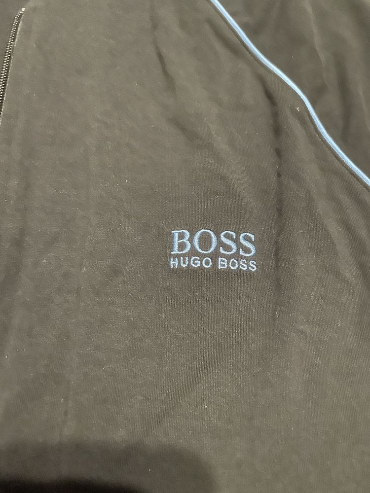 кофта hugo boss S стан ідеал