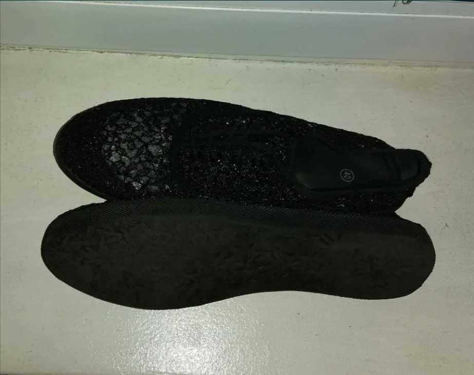 czarne trampki koronka stan idealny 40