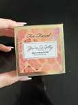 Too faced you’re so jelly bourbon bronze rozświetlacz