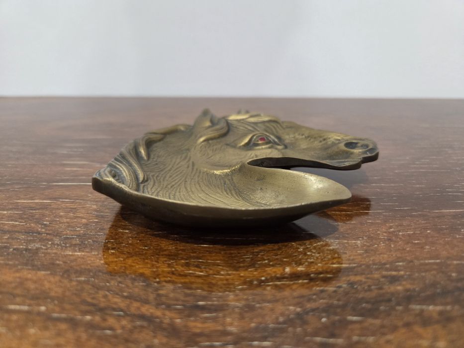 Cinzeiro bronze cabeça cavalo