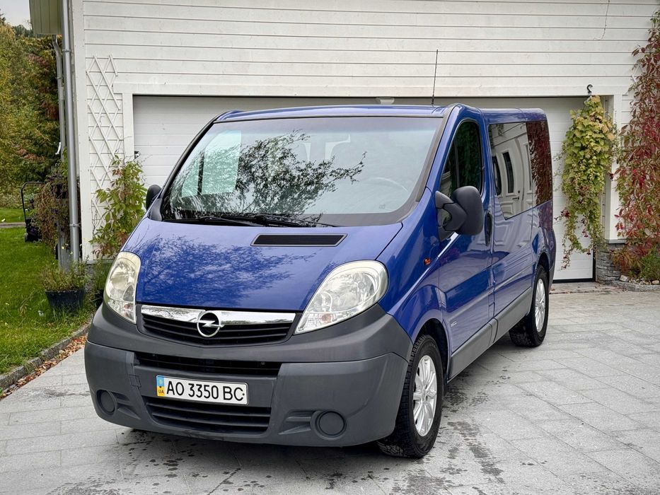 Opel Vivaro 2008 2.0 TDI Passenger