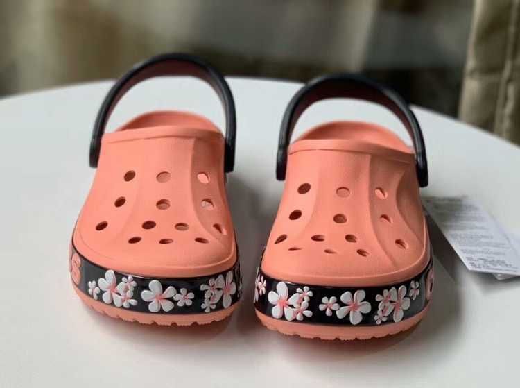 Кроксы Crocs BAYABAND Clog, розовые с цветочным принтом