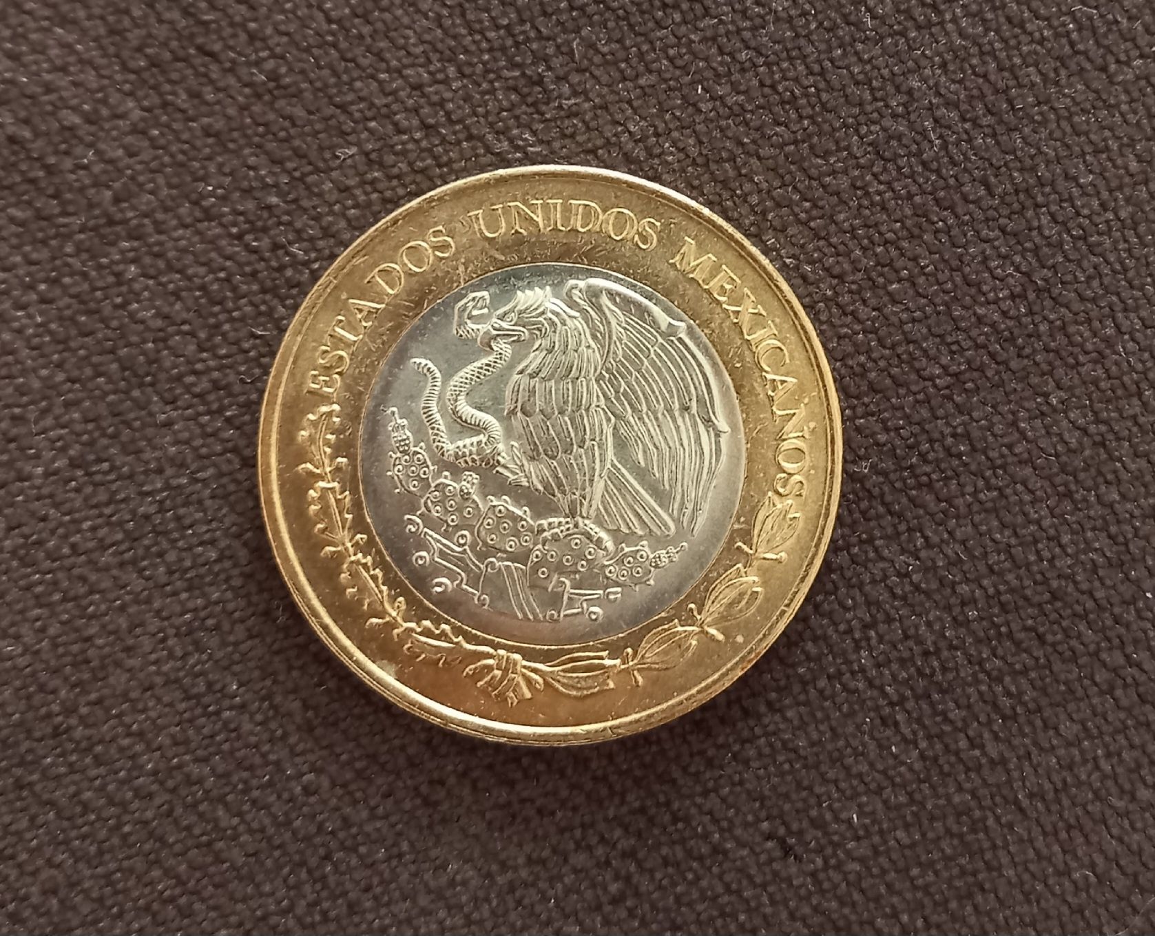 10 мексиканских песо. Монеты Мексика Pesos mexicanos