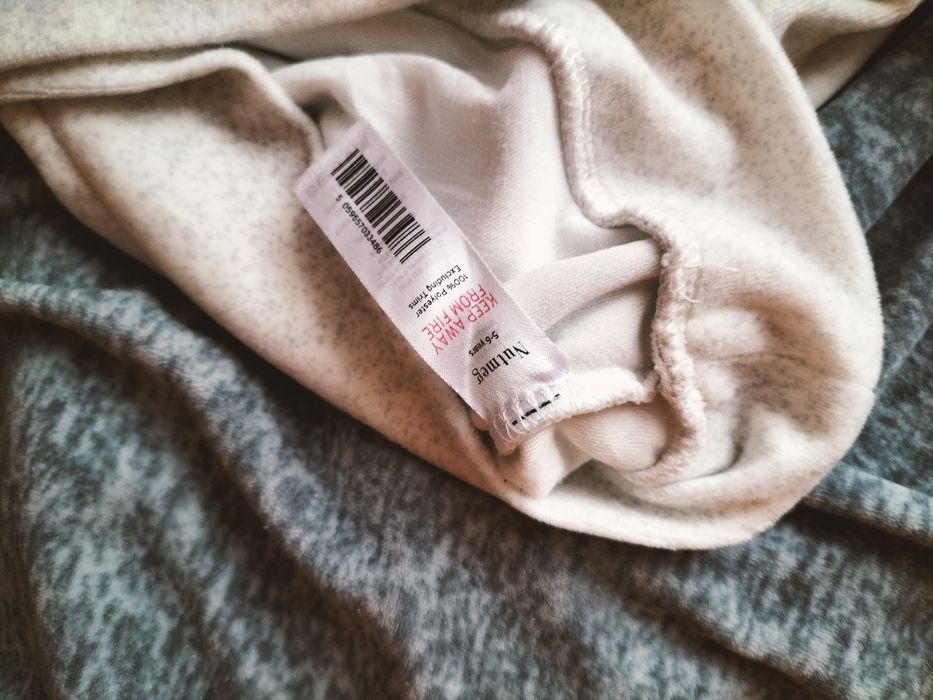 Śliczny mięciutki dres dresik dla dziecka misie polarne na 5-6 lat 116