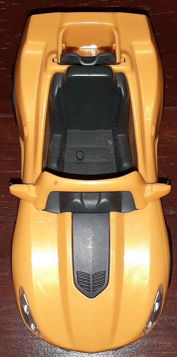 Dois carros pvc  cada 5€