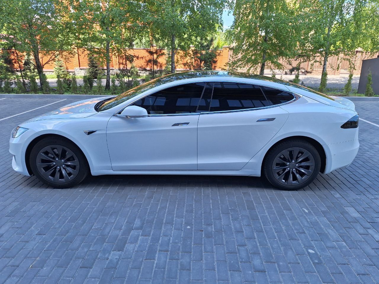 Tesla model "S" - 535 ЛС