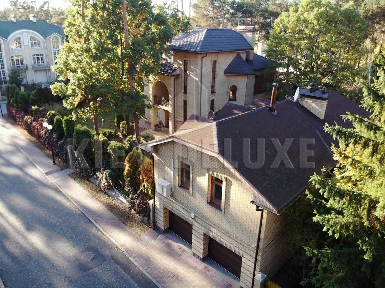 Продажа дома в Козине Конча Заспа 520 м2, 20 соток, сосны, городок