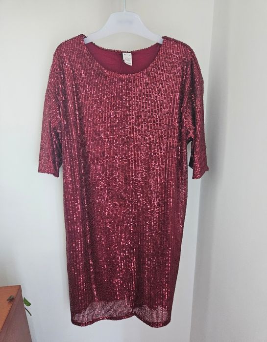 Vestido brilhantes bordeaux (TU) New Collection - novo

Vestido novo,