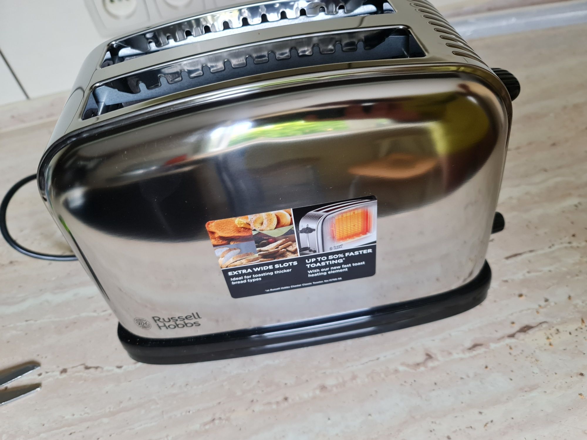 Toster Na 2 Tosty RUSSELL HOBBS srebrny