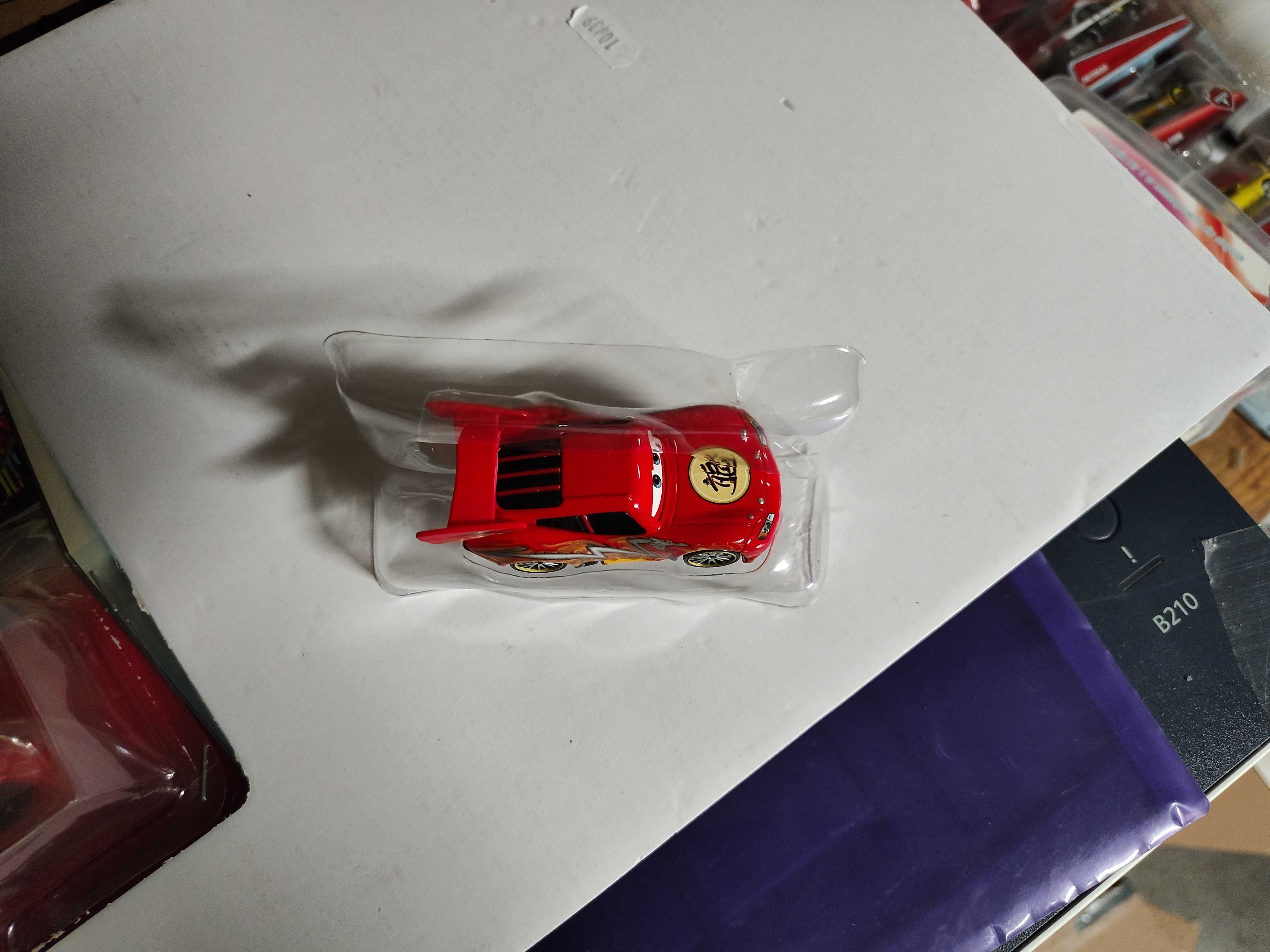 Zygzak McQueen japoński smok Tokyo cars auta Disney mattel