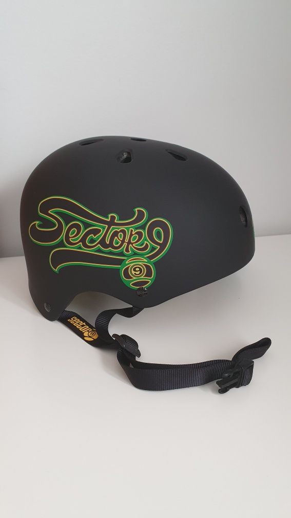 Capacete de Skate Sector 9 (Novo)