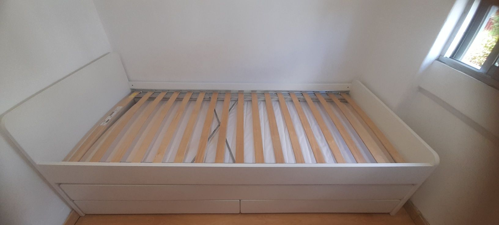 Cama com gavetão Slakt Ikea (sem colchões)