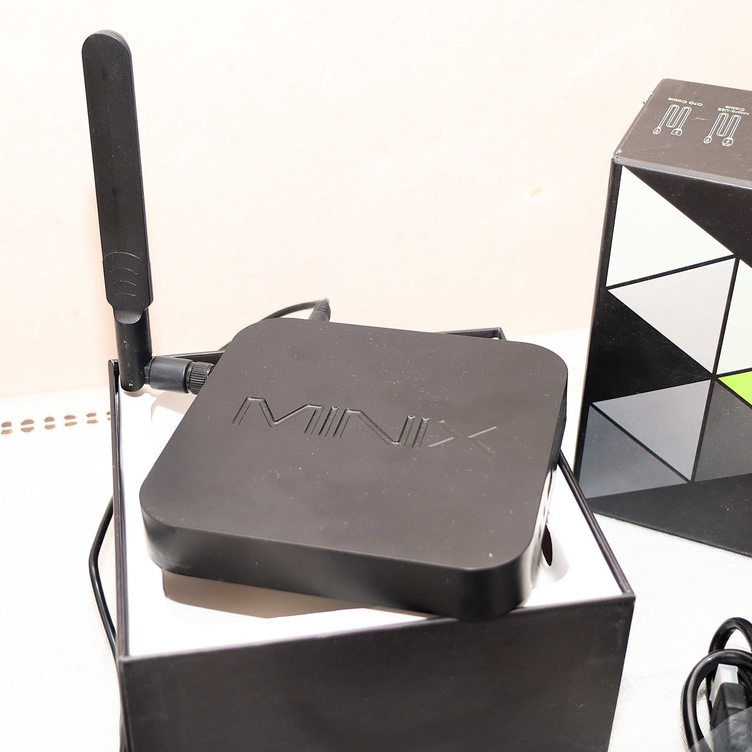 Андроід Смарт ТВ приставка медіаплеєр Minix neo X-8H plus
