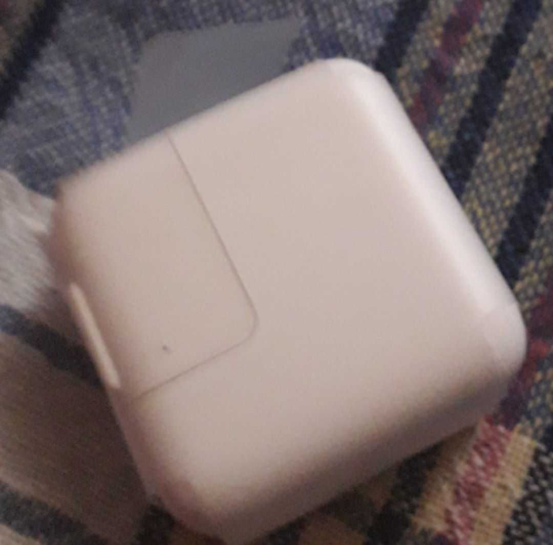 Зарядное устройство Apple 12W USB Power Adapter iPhone, iPad, iPod