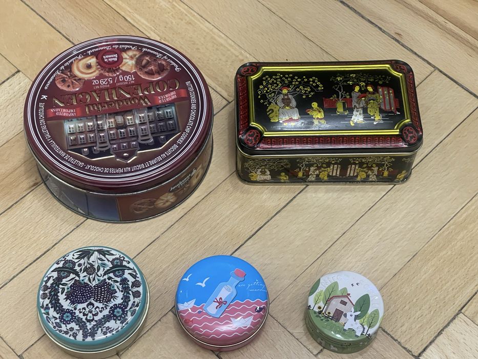 Баночки доя чая або кави, різні по формі і конфігураціі