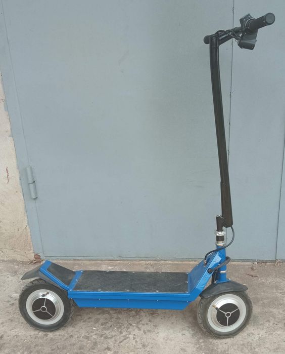 Электросамокат, колеса 10".