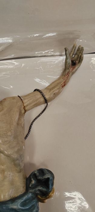 Stara figura ukrzyżowany Chrystus