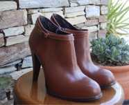 Botins castanhos Eureka