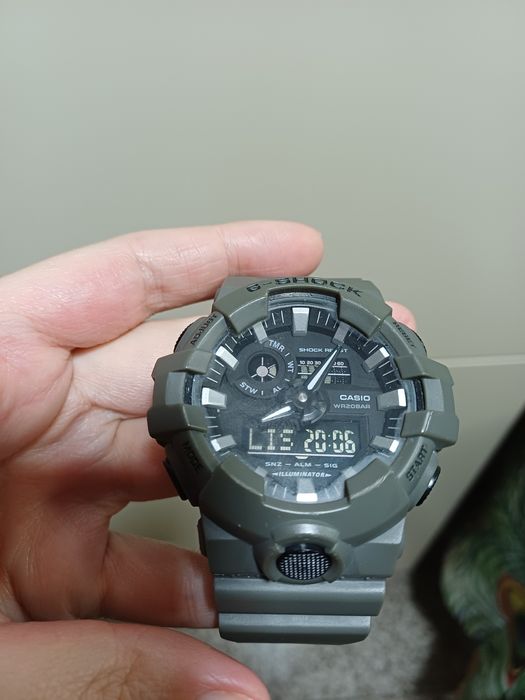 Casio G shock GA700U em cinzento