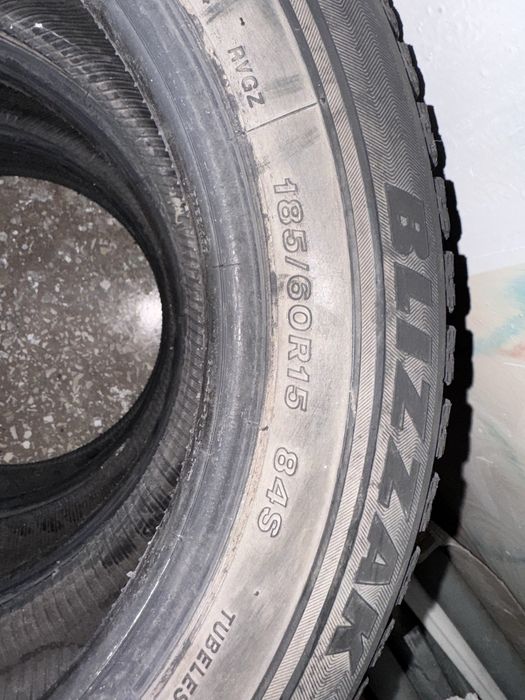 Bridgestone blizzak зимові шини 185/60R15