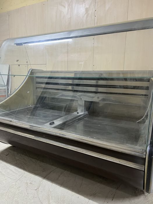 Холодильная витрина