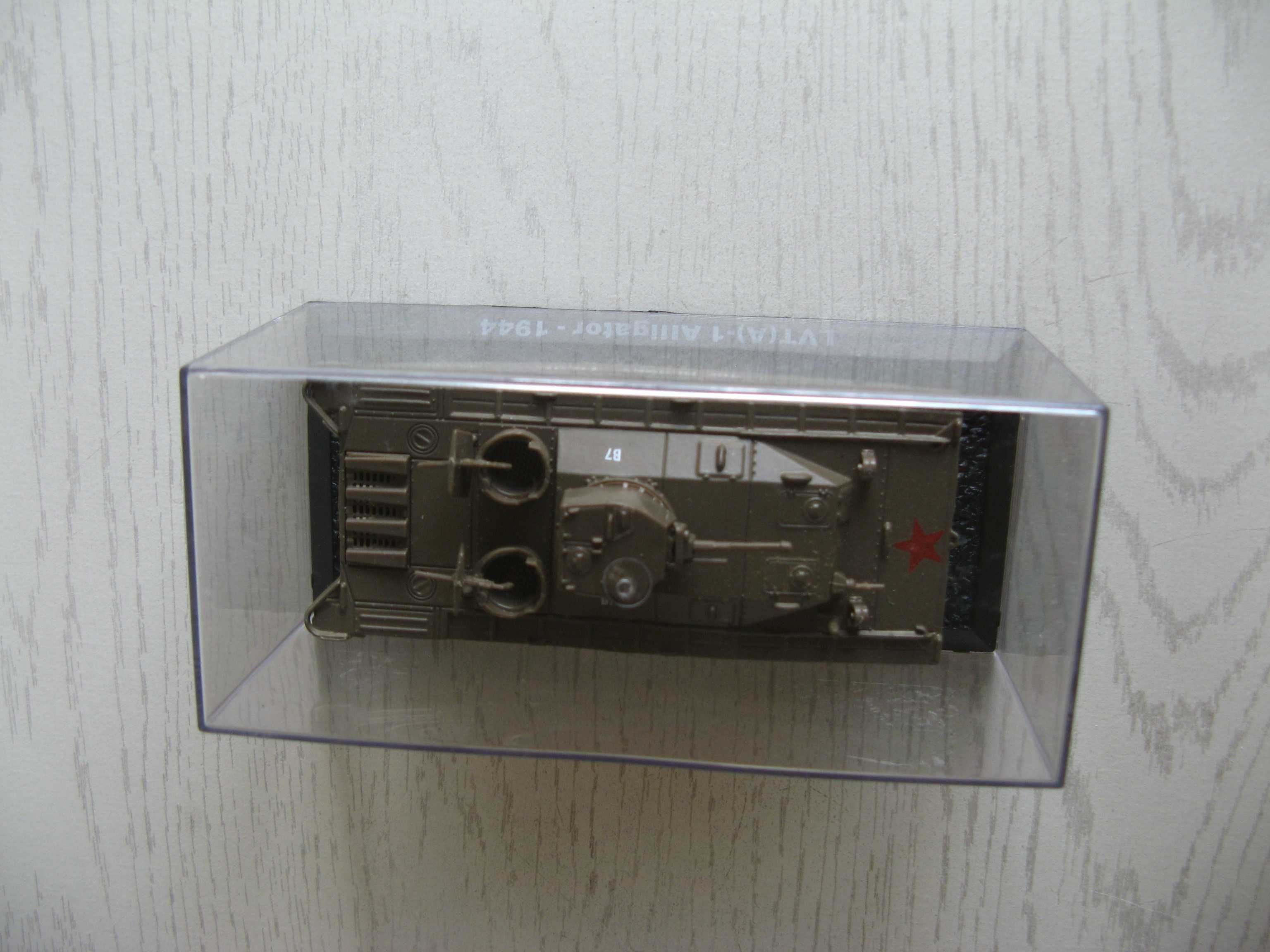 Amerykańska amfibia gąsienicowa LVT(A)-1 Alligator, 1:72/Nowa!